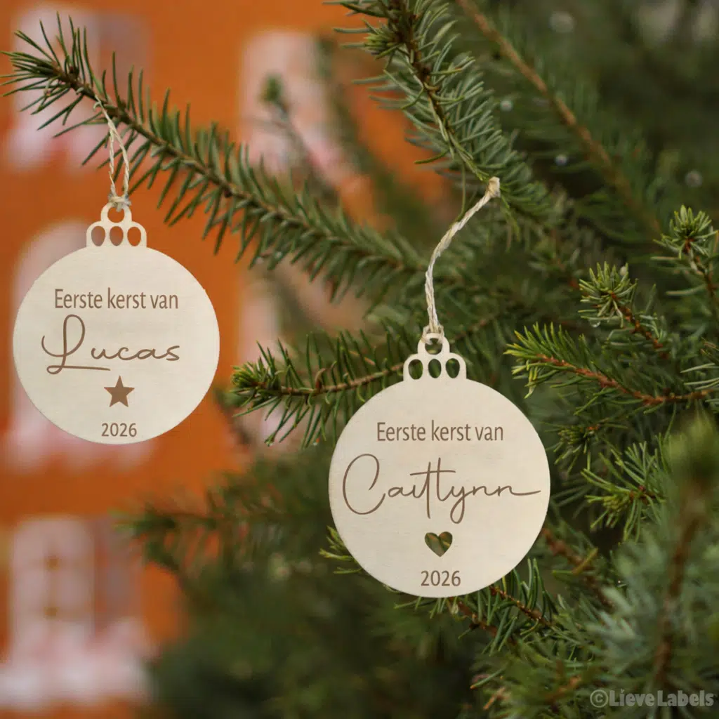Houten kerstbal – Eerste kerst